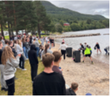 Ungdommer i aktivitet på konfirmantleir